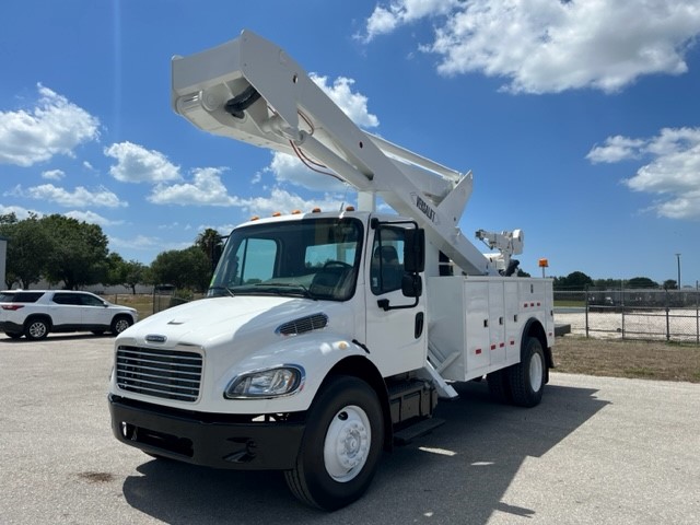 STOCK # Y3813  2011 FREIGHTLINER M2 106 65FT 2 MAN BUCKET LIFT W/ MAT HANDLER