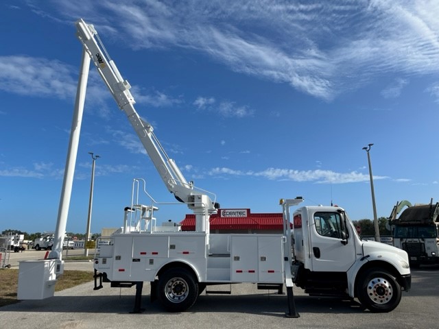 STOCK # 18565 **SPECIAL**  2007 FREIGHTLINER M2 106 60FT OVER CENTER BUCKET TRUCK