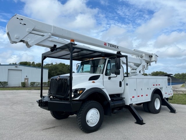 STOCK # 21840 **SPECIAL**   2014 INTERNATIONAL 7300 4X4 60FT 2 MAN BUCKET TRCK W/ MAT HANDLER