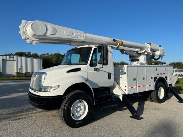 STOCK # 88631  2012 INTERNATIONAL 4300 60FT MATERIAL HANDLER O/C TRUCK