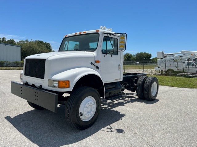 STOCK # 25353  1991 INTERNATIONAL 4800 4X4 CAB & CHASSIS W/ DT466 DIESEL
