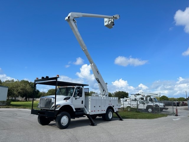 STOCK # 54791**SPECIAL** 2014 INTERNATIONAL 7400 4X4 60FT 2 MAN BUCKET TRUCK W/ MAT HANDLER