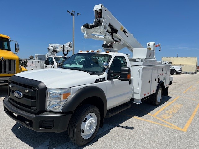 STOCK # 41868  2016 FORD F550 4X4 45FT BUCKET TRUCK W/ MATERIAL HANDLER